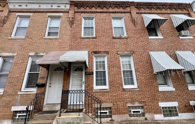 Stunning 2-Bedroom Townhome with Partially Finished Basement! Available August!