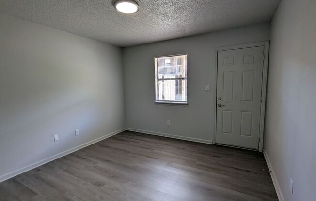 2 beds, 1 bath, 855 sqft, $1,049, Unit 3366-07