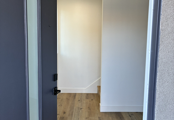 449 W 74 ST
