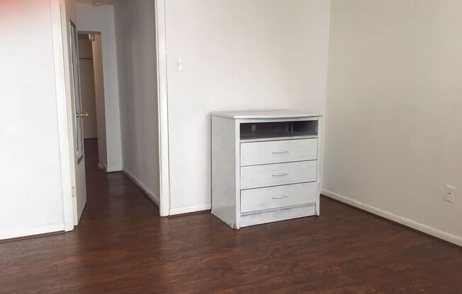 1 bed, 1 bath, 925 sqft, $1,100, Unit 1st Floor