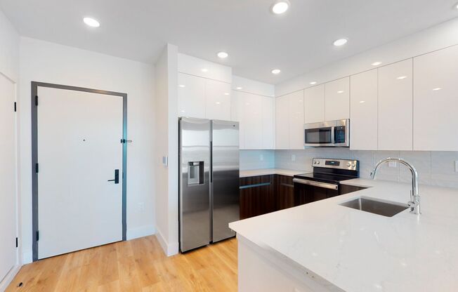 1 bed, 1 bath, 731 sqft, $2,525, Unit 310