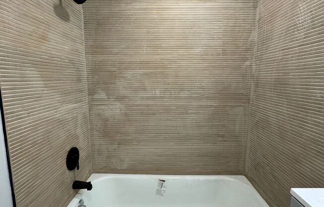 2 beds, 1 bath, 800 sqft, $1,695, Unit C - 32