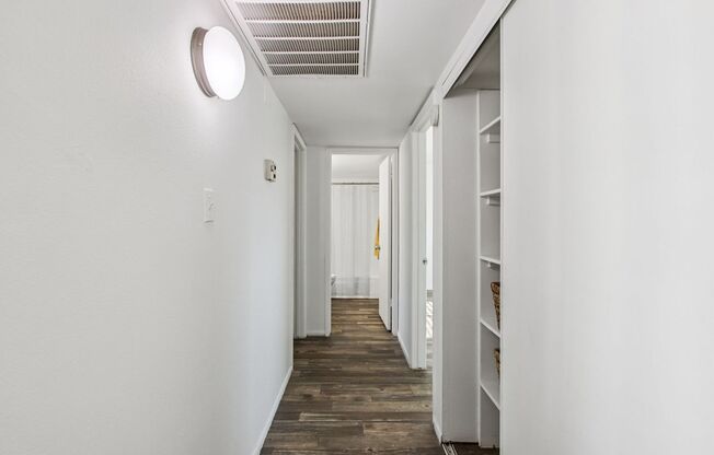 2 beds, 2 baths, 952 sqft, $1,225, Unit 138