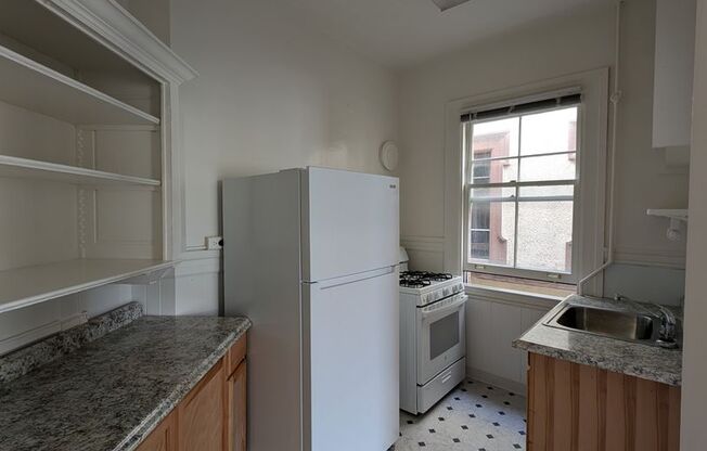 1 bed, 1 bath, $2,395, Unit 412