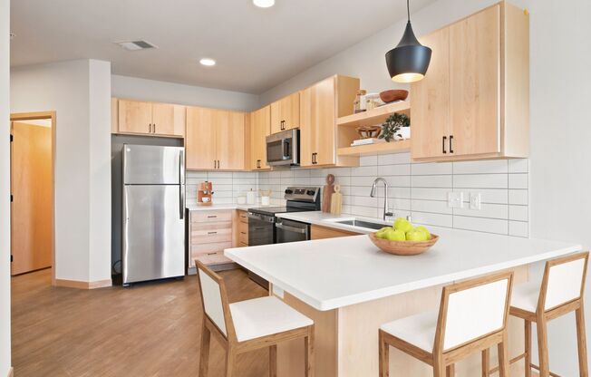 1 bed, 1 bath, 608 sqft, $2,025, Unit 303
