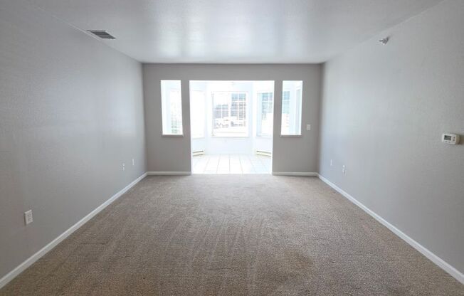1 bed, 1 bath, 869 sqft, $1,465, Unit 9-206