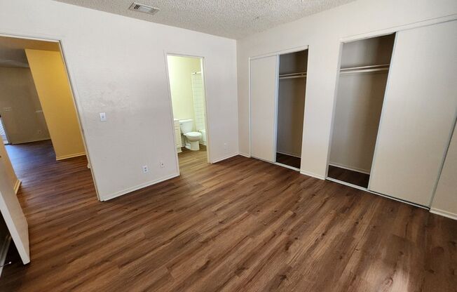 2 beds, 2 baths, 918 sqft, $1,175, Unit Unit B