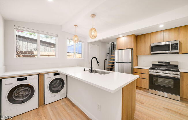 2138 1/2 SANTA YNEZ ST