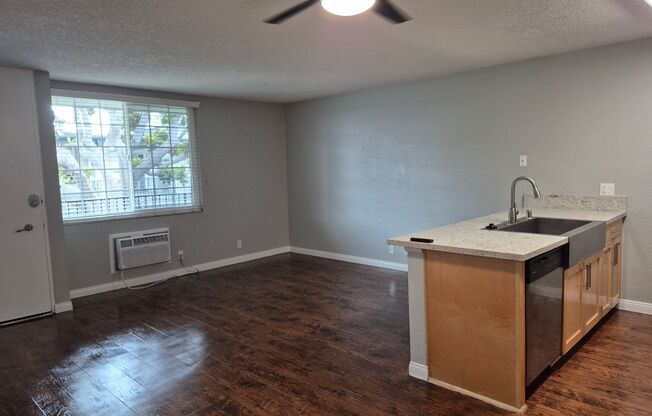 2 beds, 1 bath, 825 sqft, $2,835, Unit 0018