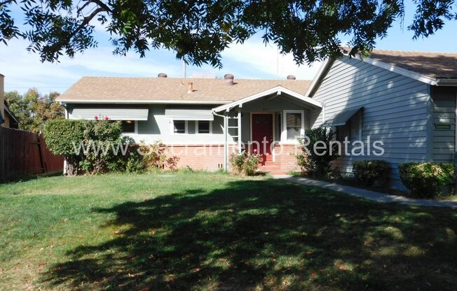 South Sacramento 3bd/2ba House with 2 Car Garage