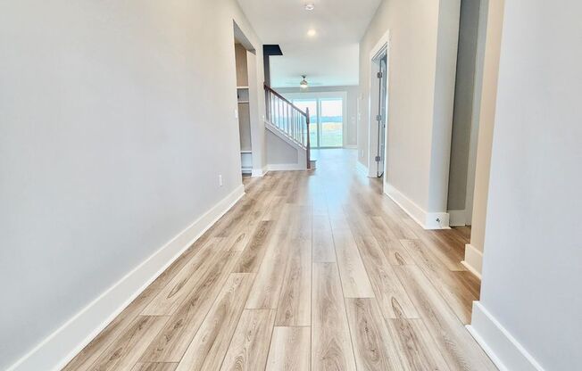 Like new in Midtown - 3 bedrooms plus additional flex spaces - Nexton