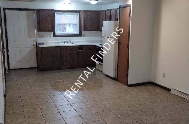 2 beds, 1.5 baths, 1,200 sqft, $1,045