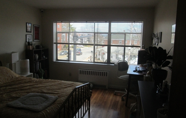 2 beds, 1 bath, 950 sqft, $2,650, Unit 203