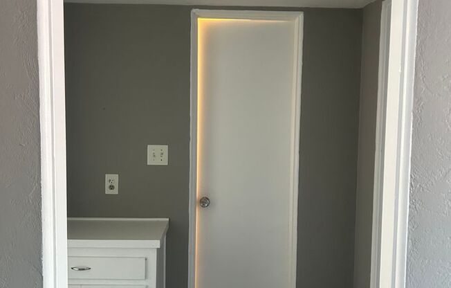2 beds, 1 bath, 750 sqft, $1,045, Unit B02 1018 10