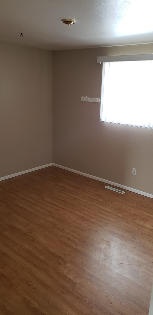 Move in ready 4 bedroom home For Rent on Shadowglen Dr