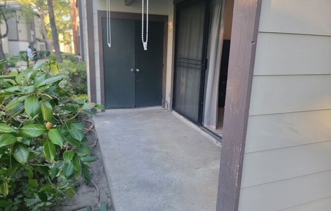 1 bed, 1 bath, $2,400, Unit # 349