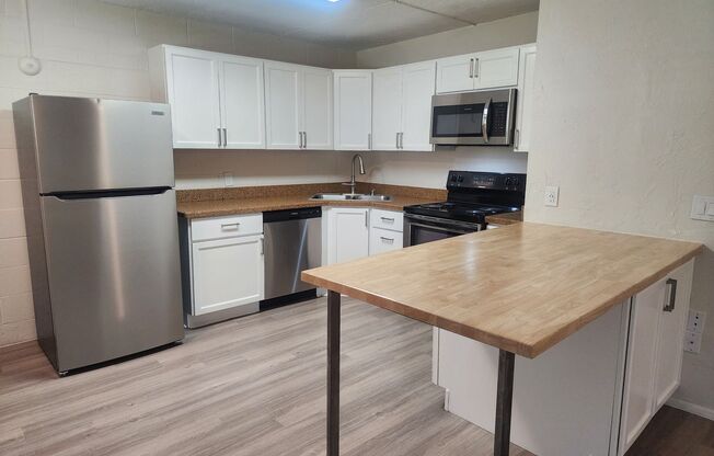 2 beds, 1 bath, 850 sqft, $1,175, Unit 23