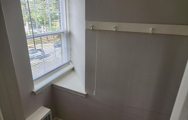 2 beds, 1 bath, 897 sqft, $2,385, Unit A-24