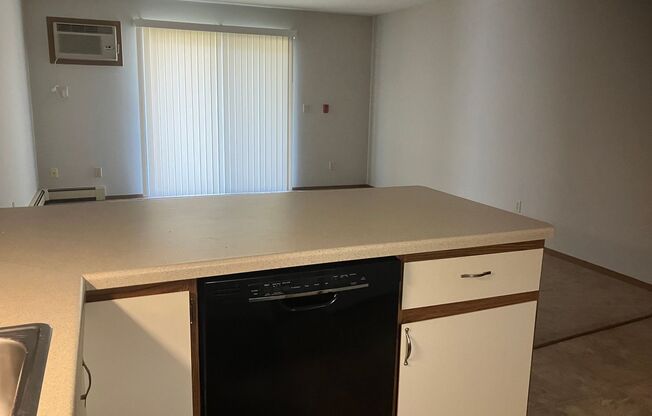 2 beds, 1 bath, $1,149.99