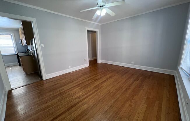 3 beds, 1 bath, 825 sqft, $2,995, Unit 2121-21-1J