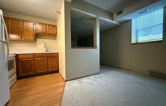 760 Mount Curve Blvd