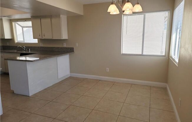 3 beds, 2 baths, $1,650