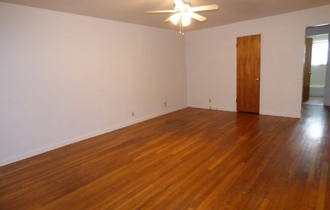 1031-1033 Saginaw St S Salem, OR 97302