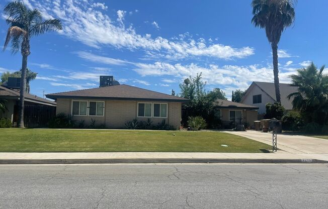 Spacious 4-Bedroom Home with Bonus Rooms Near Centennial Park!