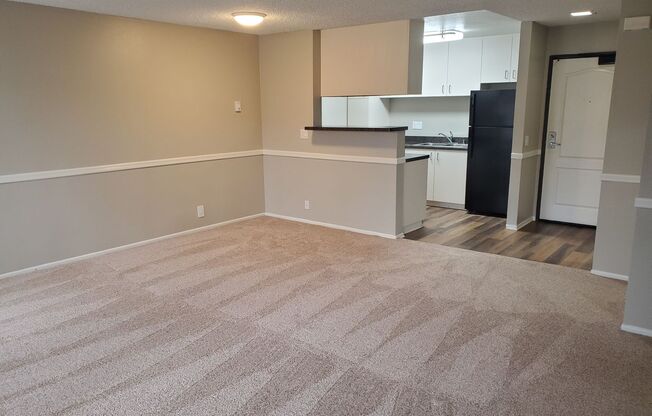 2 beds, 1 bath, 980 sqft, $2,500, Unit 080
