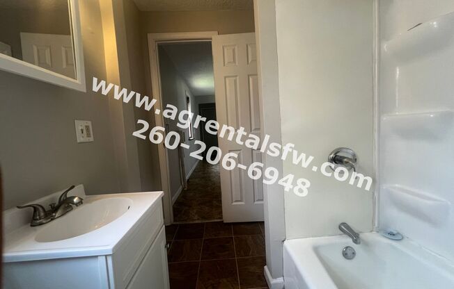 3 beds, 1 bath, $925