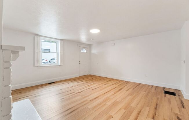 Brand New 3 bed, 2 bath Remodel located in the South Side Flats
