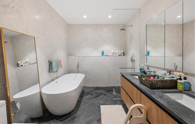 128 W 23 ST