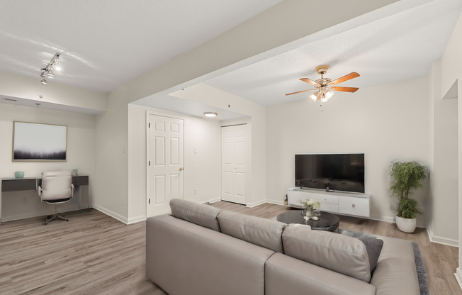 1 bed, 1 bath, $1,695, Unit 199 14th St NE Unit 201