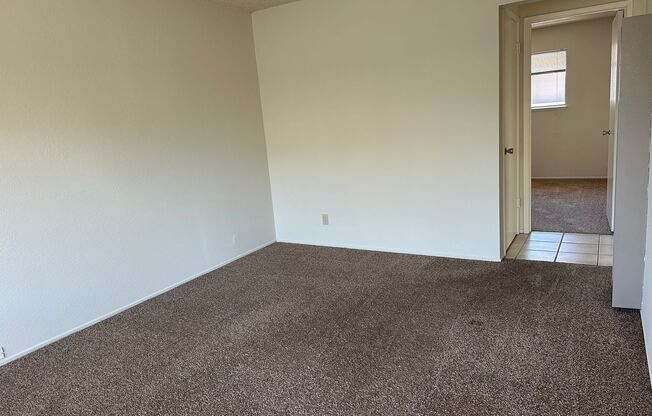 2 beds, 1 bath, 800 sqft, $2,295