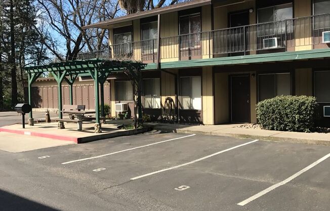 1 bed, 1 bath, $895