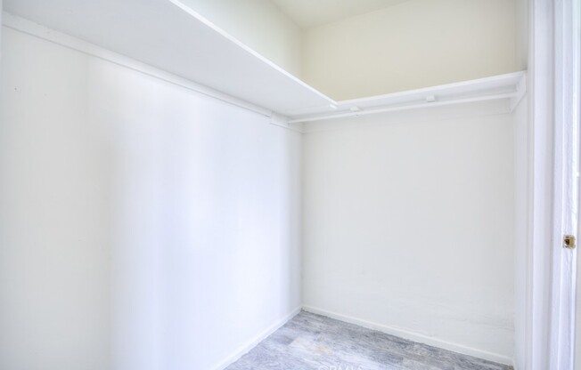 1001 SIMMONS AVE