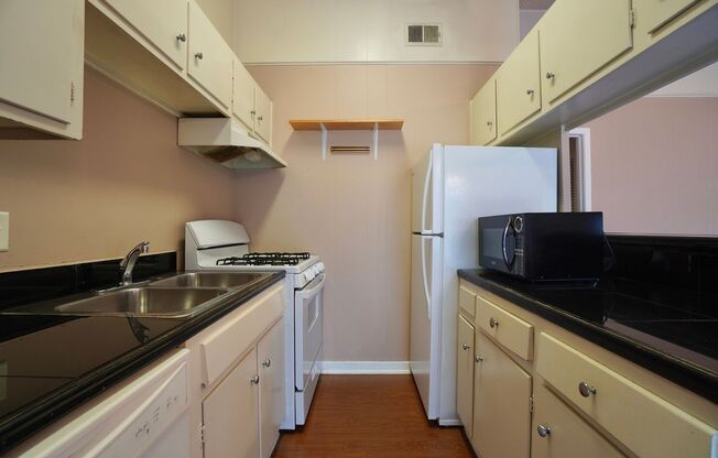 618 W 51 ST