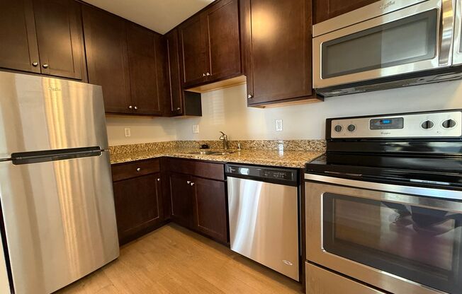 1 bed, 1 bath, $1,085, Unit 103