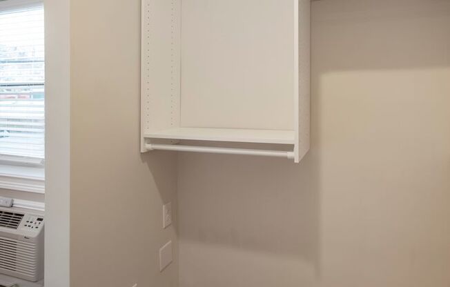 Studio, 1 bath, 380 sqft, $1,995, Unit 212