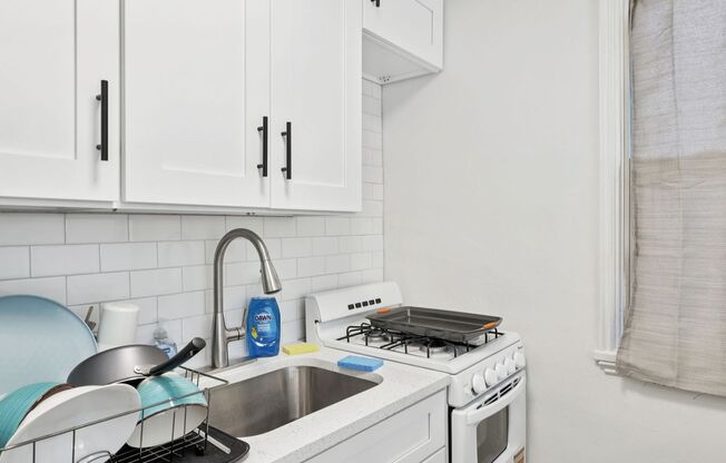 1 bed, 1 bath, 575 sqft, $995, Unit 138