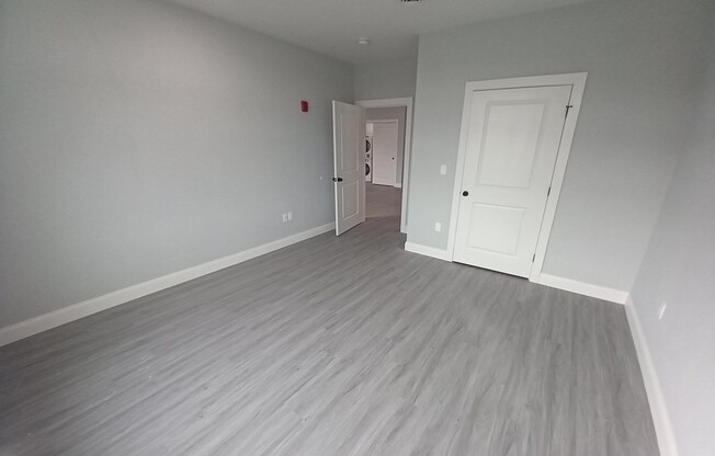 1 bed, 1 bath, 1,000 sqft, $2,650, Unit 35