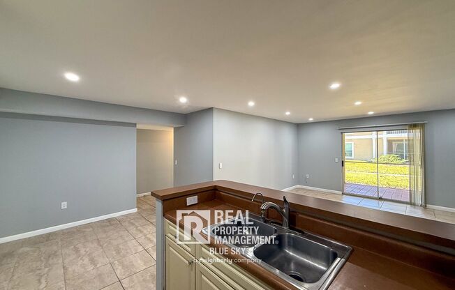 9481 HIGHLAND OAKS DR