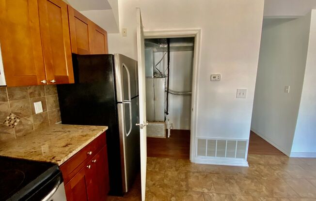 1 bed, 1 bath, $1,600