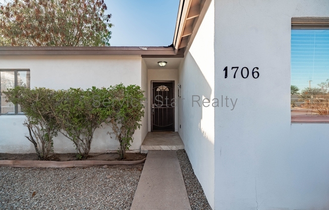 1706 E ALMERIA RD