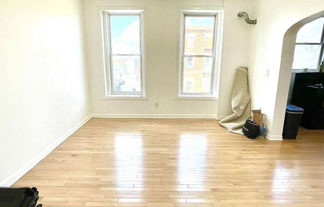 2000 S MAY ST