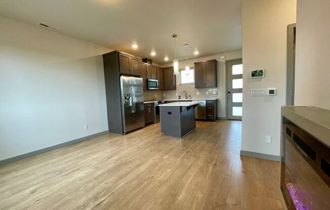 2 beds, 1 bath, $1,795