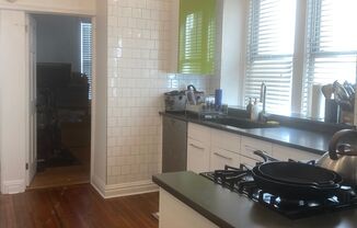 2 beds, 1 bath, $3,300, Unit 1