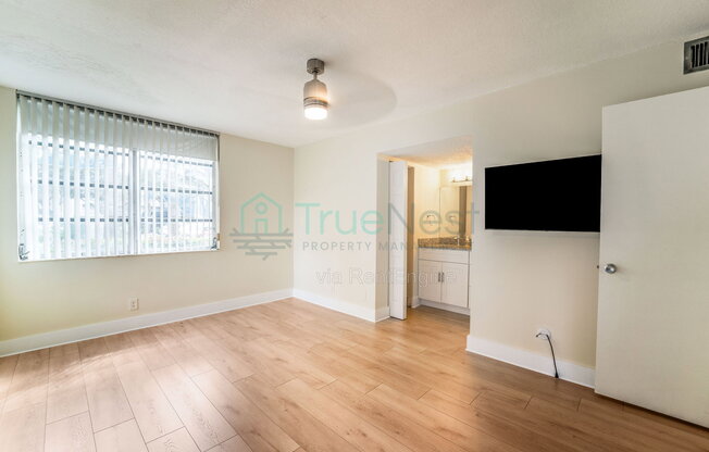 3 beds, 2 baths, 1,170 sqft, $2,500, Unit 106