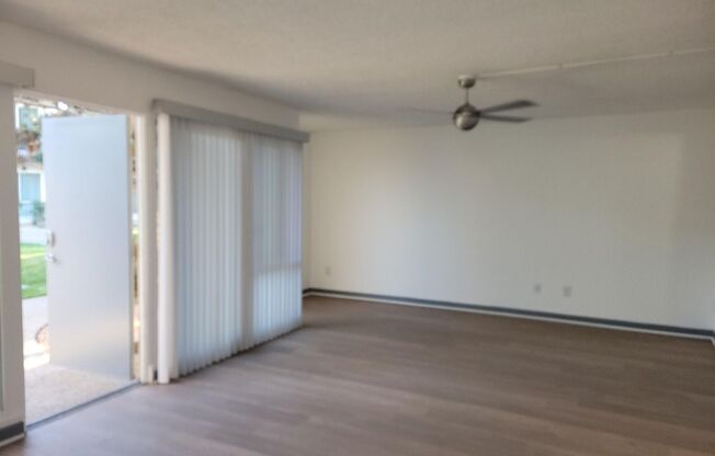 1 bed, 1 bath, 735 sqft, $2,560, Unit 38