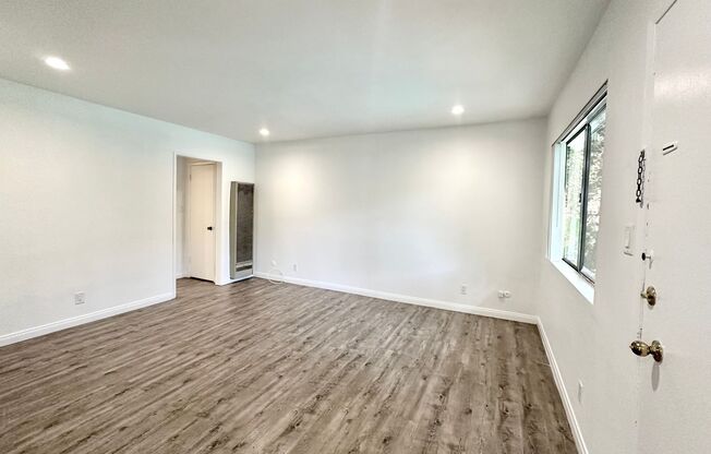 1 bed, 1 bath, $1,990, Unit 14